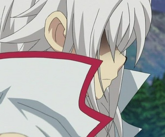 Beyblade Burst - Lùinor vs Spryzen